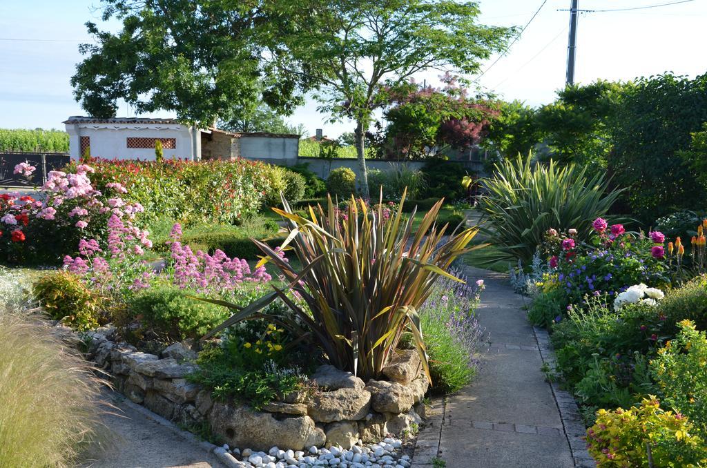 Jardin De Marceau Acomodação com café da manhã Blasimon Exterior foto