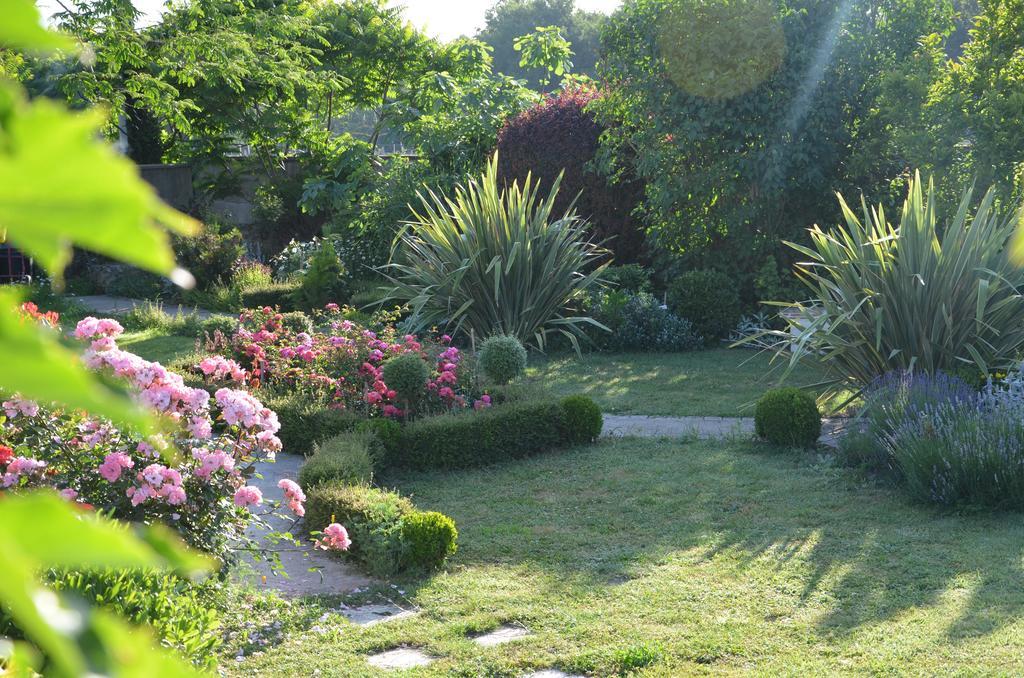Jardin De Marceau Acomodação com café da manhã Blasimon Exterior foto